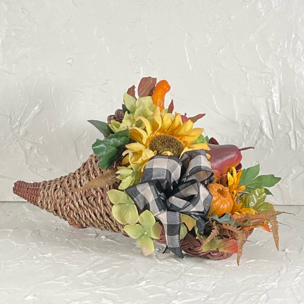 **NWT Fall Cornucopia Thanksgiving Decor Centerpiece